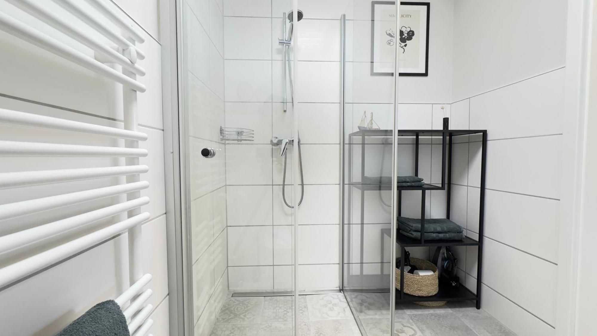 Fewo Am Park - 4P, Boxspringbett, Balkon, Smarttv, Gesundbrunnen, Familienfreundlich Halle  Zewnętrze zdjęcie